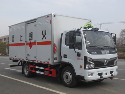 国六东风福瑞卡4.8米易燃气体厢式运输车