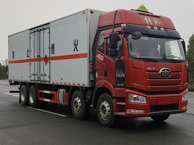 国六解放前四后八9.4米 易燃液体厢式运输车
