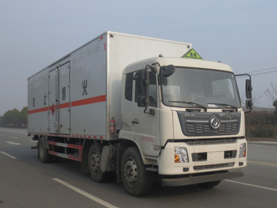 国六东风天锦前四后四易燃液体厢式运输车