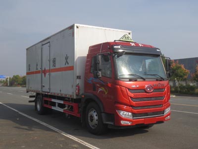 国六解放易燃液体厢式运输车
