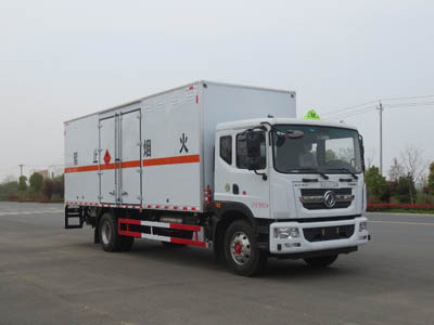 国六东风D9易燃液体厢式运输车