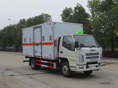 国六江铃顺达4.15米腐蚀性物品厢式运输车