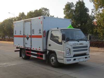 国六江铃顺达宽体蓝牌腐蚀性物品厢式运输车